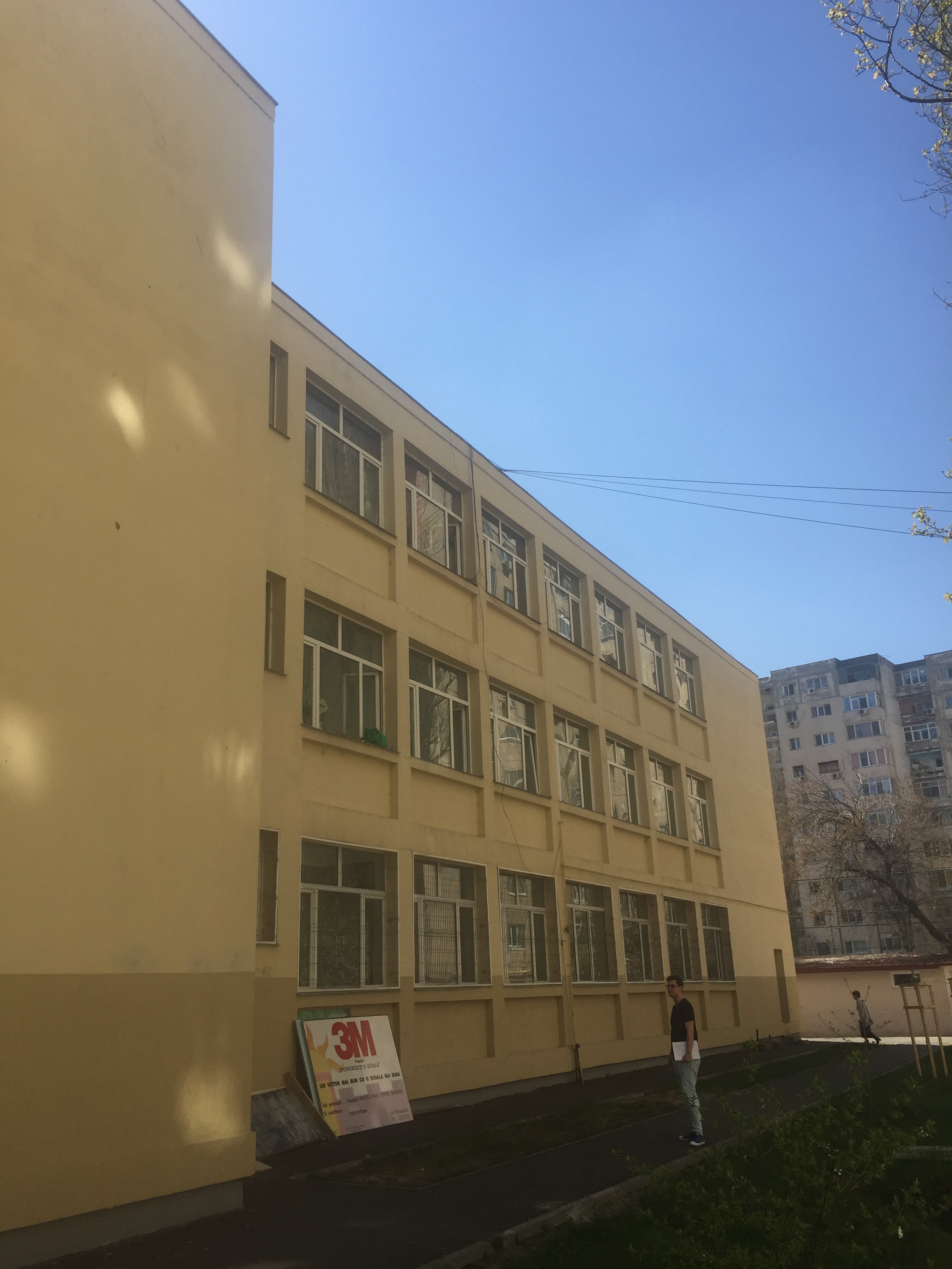 Școala „Adrian Păunescu" înainte